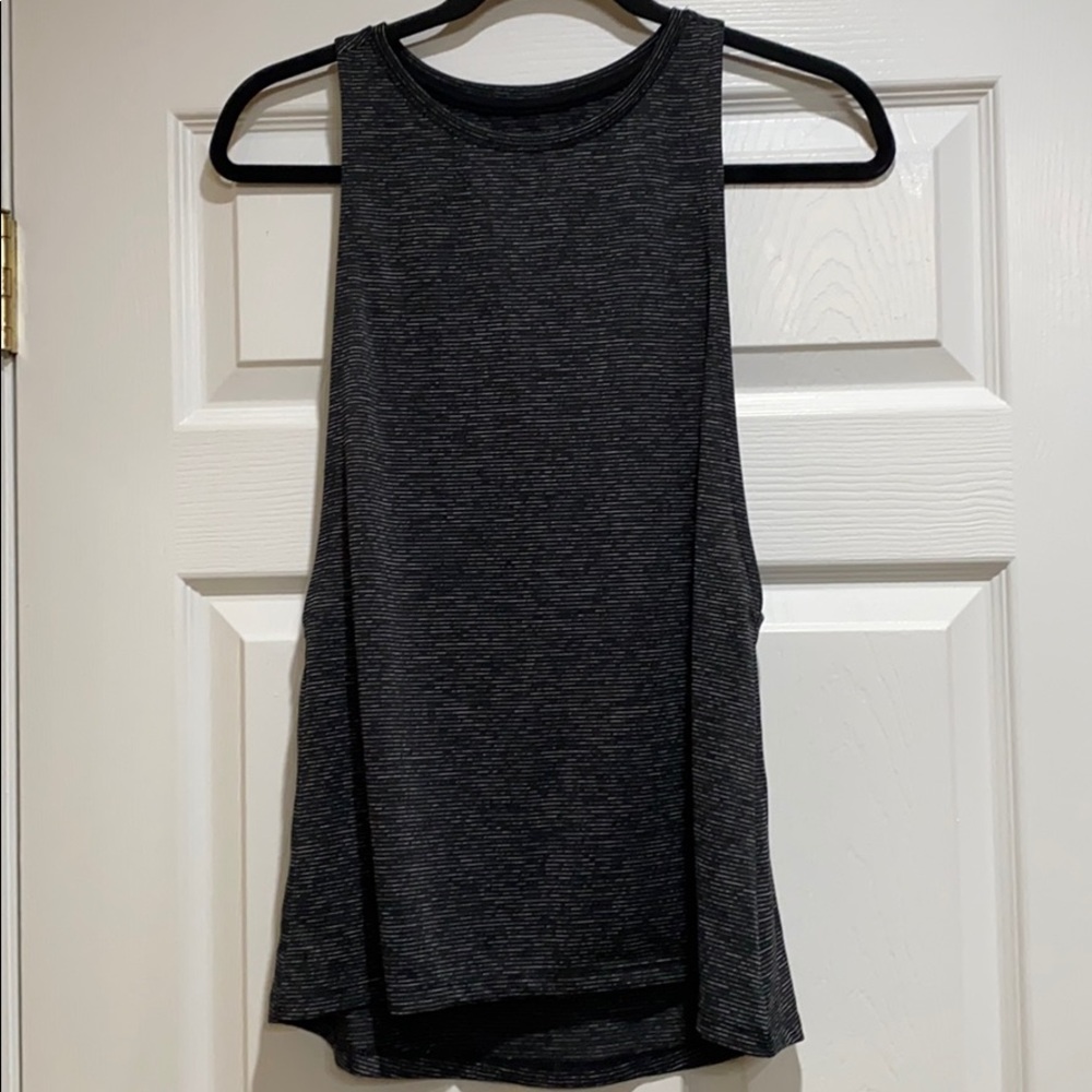OLD NAVY ACTIVE GO-DRY S/P WOMEN’S TANK - Picture 3 of 4